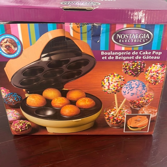 Nostalgia Kitchen Nostalgia Cake Pop And Donut Hole Bakery Poshmark